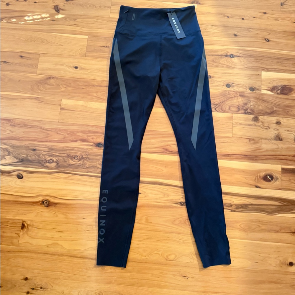 NEW🖤EQUINOX women’s black, running leggings. Size XS $108